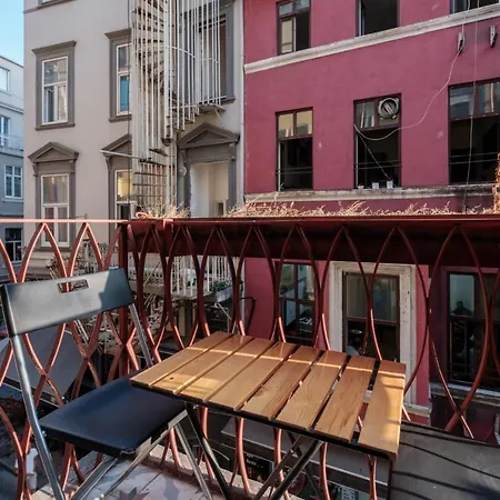 شقة Chic Flat With Balcony 5 Min To Taksim Sq اسطنبول