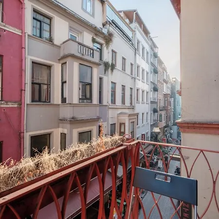 Chic Flat With Balcony 5 Min To Taksim Sq Lejlighed Istanbul